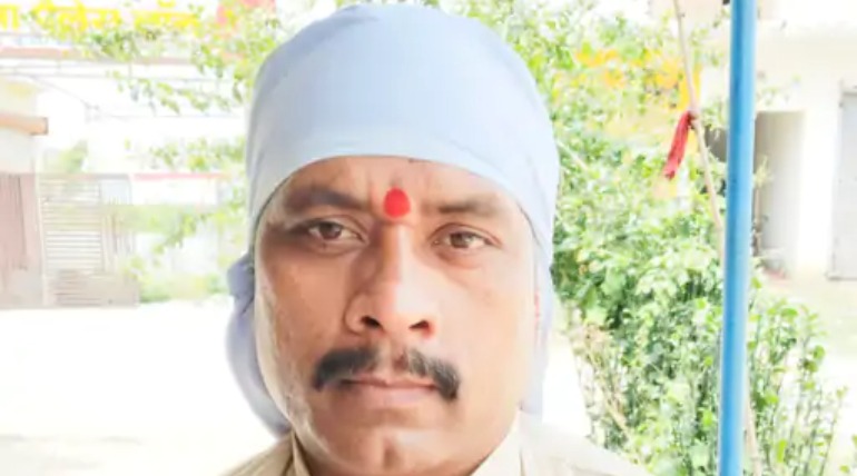 गोरक्षनाथ आयुष विश्वविद्यालय के डॉक्टर महंगी-घटिया दवाएं लिख रहे, मरीज 1500 से घटकर 200 पहुंचे, सीएम योगी से शिकायत