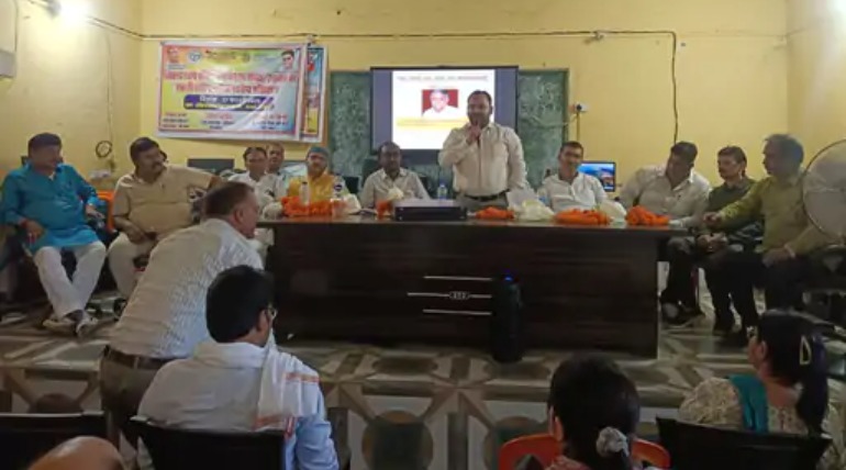 स्व. राजेंद्र चंद प्रतियोगिता के विजेता सम्मानित, बीएसए ने सरदारनगर बीआरसी परिसर में पुरस्कार बांटे