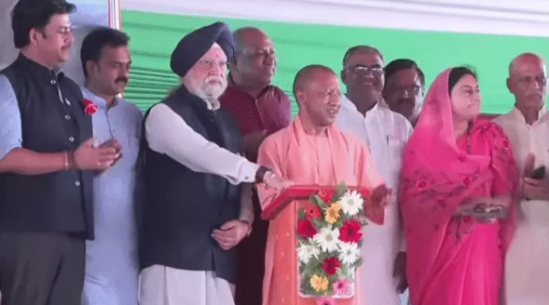 मुख्यमंत्री ने इंटरनेशनल क्रिकेट स्टेडियम का किया शिलान्यास, केंद्रीय पेट्रोलियम  मंत्री हरदीप पुरी भी रहे शामिल