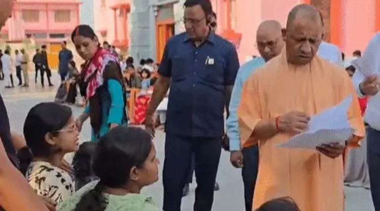 मत करिए चिंता, इलाज में भरपूर मदद देगी सरकार, जनता दर्शन में CM ने 200 लोगों की समस्या सुनी
