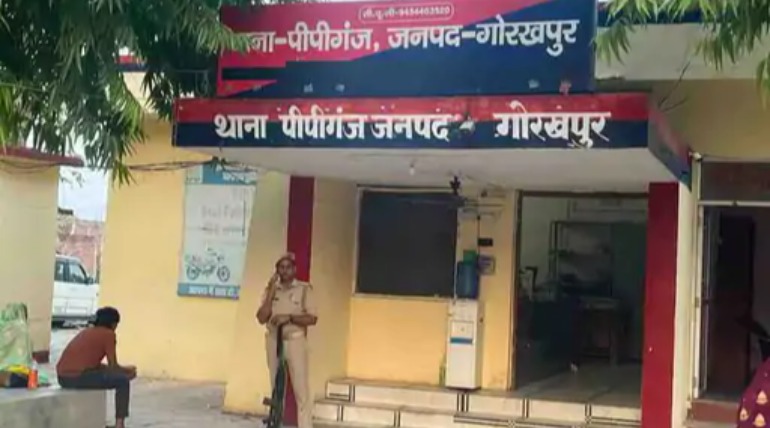 इंटर की छात्रा रहस्यमय हालात में लापता, पिता ने युवक पर लगाया बेटी को ले जाने का आरोप, पुलिस जांच में जुटी