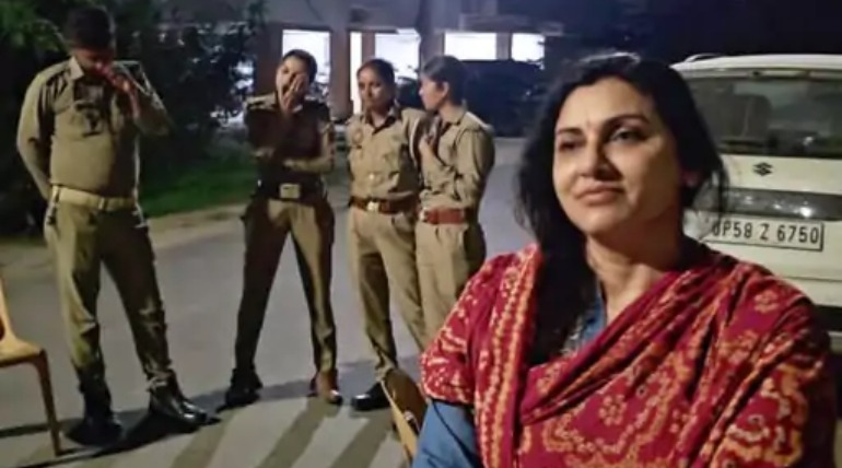 समाजवादी पार्टी की नेत्री व पूर्व लोकसभा प्रत्याशी काजल निषाद बीती रात हुईं हाउस अरेस्ट, गीड़ा में बढ़ते प्रदूषण पर प्रदर्शन की थी तैयारी