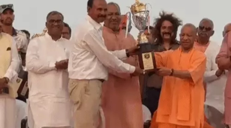 जूनियर नेशनल चैंपियनशिप के समापन समारोह में शामिल होने पहुंचे सीएम, रोइंग के दो फाइनल इवेंट देखे