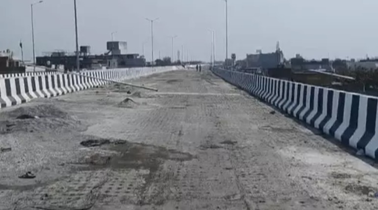 गोरखपुर का पहला सिक्सलेन फ्लाईओवर बनकर तैयार, अधिकतम 50 किमी प्रति घंटे होगी स्पीड, लेन जुड़ने के साथ 21 दिन में होगा शुरू