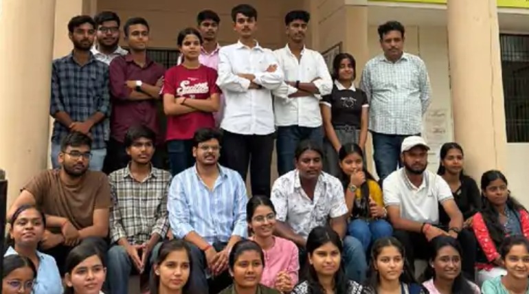250 युवाओं ने ली ईको ब्रिक ट्रेनिंग, 1 क्विंटल प्लास्टिक कचरे से बनाई गईं ईंटें, सीखा प्लास्टिक वेस्ट मैनेजमेंट
