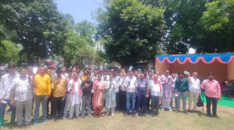 जीआरपी ने 310 खोए हुए मोबाइल फोन किए बरामद, खुशी से खिल उठे लोगों के चेहरे