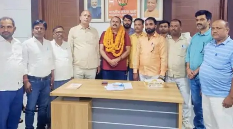 प्रधानों ने विधायक प्रदीप शुक्ला का स्वागत किया, मुख्यमंत्री द्वारा कार्यकाल बढ़ाए जाने पर आभार व्यक्त करने पहुंचे