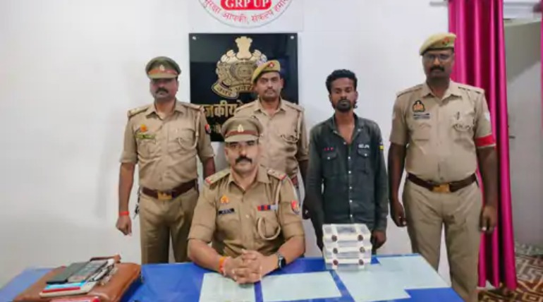 स्टेशन से मोबाइल चोर गिरफ्तार, चलती ट्रेन में करता था चोरी, प्लेटफॉर्म पर सो रहे यात्रियों को बनाता था निशाना