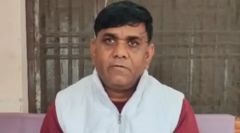 ग्राम प्रधान पर पेड़ विवाद में जानलेवा हमला, चाकू से किए गए कई वार