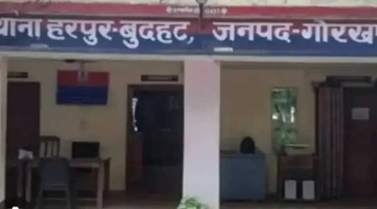 युवक दे रहा इंटरनेट पर लड़की का फोटो प्रसारित करने की धमकी, पिता की तहरीर पर तीन के खिलाफ मामला दर्ज