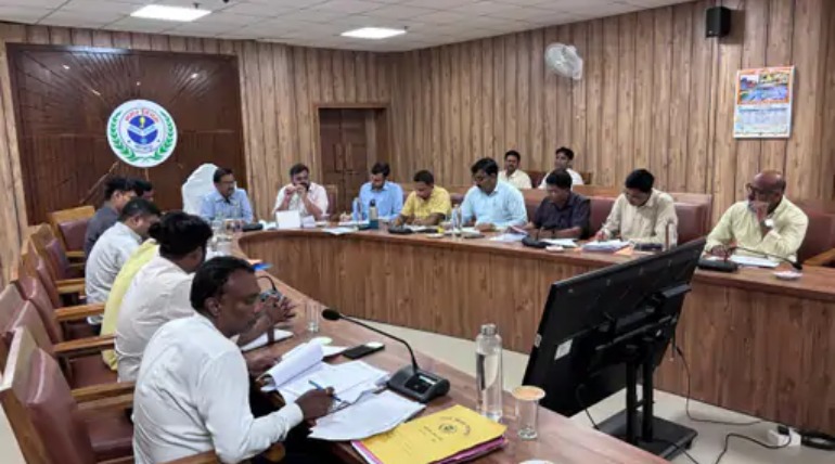 सफाई व्यवस्था में खराबी पर नगर आयुक्त की सख्ती, लापरवाह फर्म को दिए ब्लैकलिस्ट और FIR करने के निर्देश