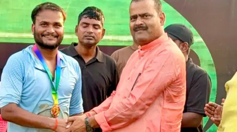 कृष्ण गोपाल के ऑलराउंड प्रदर्शन से गोरखपुर ड्रैगन्स जीता, टीचर्स बिग बैश में महाराजगंज को 18 ओवर में हराया