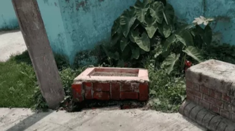 चौरीचौरा क्षेत्र में कौन तोड़ रहा शिलापट्‌ट, दूसरी बार हुई घटना, विधायक ने कहा-विपक्षी विकास नहीं देख पा रहे, उन्हें जेल दिखाएंगे