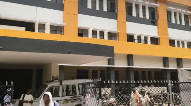 चकमार्ग पर कब्जे का आरोप, सहजनवा तहसील में ग्रामीणों ने किया हंगामा, मुख्यमंत्री पोर्टल पर शिकायत