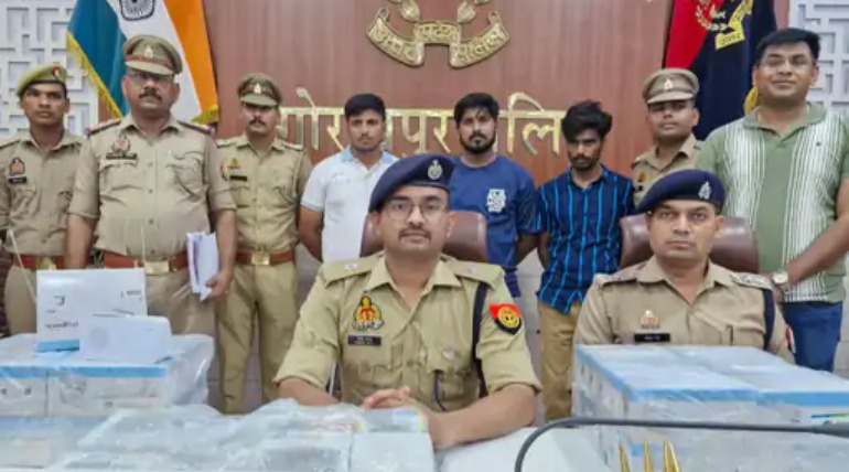 3 जालसाज गिरफ्तार, मर्चेंट क्यूआर कोड बनाकर करते थे साइबर ठगी, कोतवाली में बनाया था ठिकाना