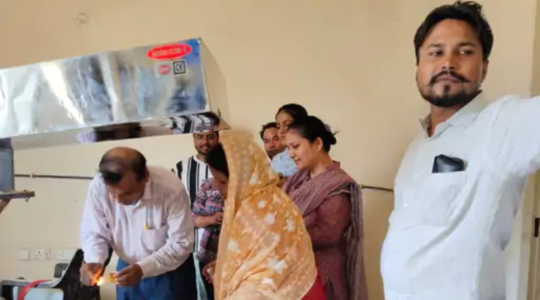 आयुष विश्वविद्यालय में अब इंश्योर्ड मरीजों को भी कैशलेस इलाज, 20 से अधिक कंपनियों से हुआ टाई-अप