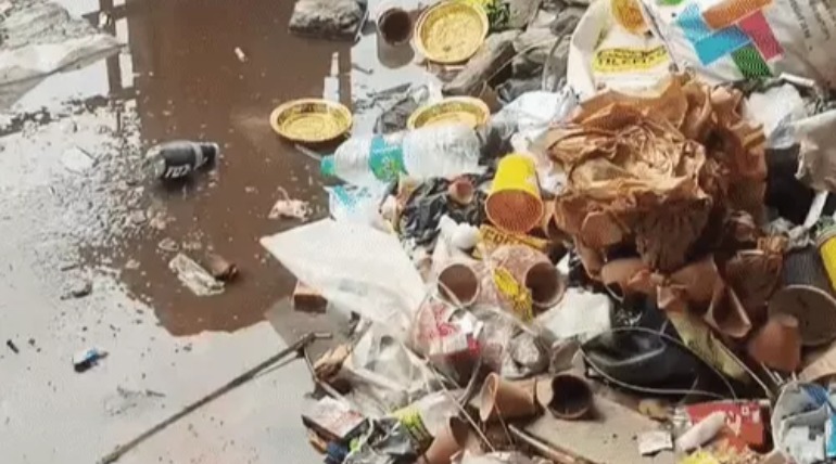वॉशरूम का बदबू ऑफिस तक पहुंचा, GDA टॉवर में रहना मुश्किल, कई महिलाएं बीमार