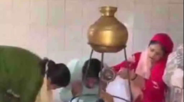 मंदिर में दिखी शिव भक्ति की झलक, सोमवती अमावस्या पर उमड़ी श्रद्धालुओं की भीड़, गूंजे बम-बम भोले के जयकारे