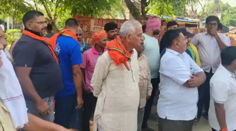 अस्पताल परिसर में पुलिस चौकी का विरोध, ग्रामीणों ने स्वास्थ्य सुविधाओं की कमी पर जताई नाराजगी, सुधार की मांग