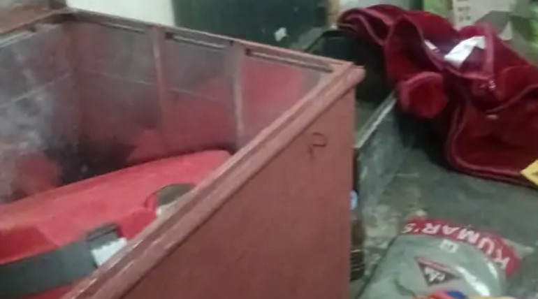 दो घरों में लाखों की चोरी, चोर सोने-चांदी के जेवरात लेकर फरार, पुलिस जांच में जुटी