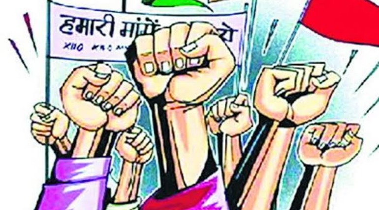 गिफ्ट लेकर भाजपा नेताओं के घर जाना था, धरने तक सिमटा कांग्रेस का विरोध