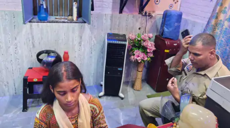 जंगल में मिली युवती की पहचान में जुटी पुलिस, कभी रागिनी तो कभी गुड़िया बता रही नाम