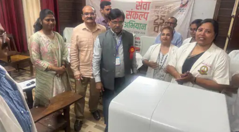 बीआरडी मेडिकल कॉलेज में AI मशीन का उद्घाटन, एनीमिया जांच