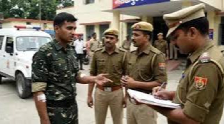 फौजी पति पर गर्म तेल और मिर्च पाउडर डाला