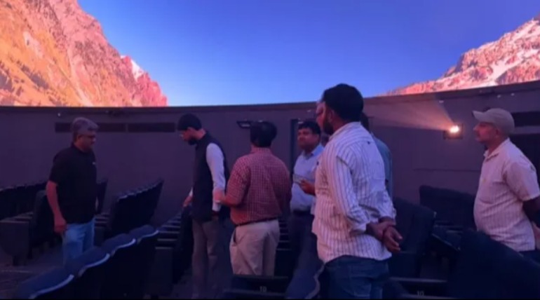 गोरखपुर नक्षत्रशाला में स्थापित हुआ प्रदेश का सबसे बड़ा 3D डोम
